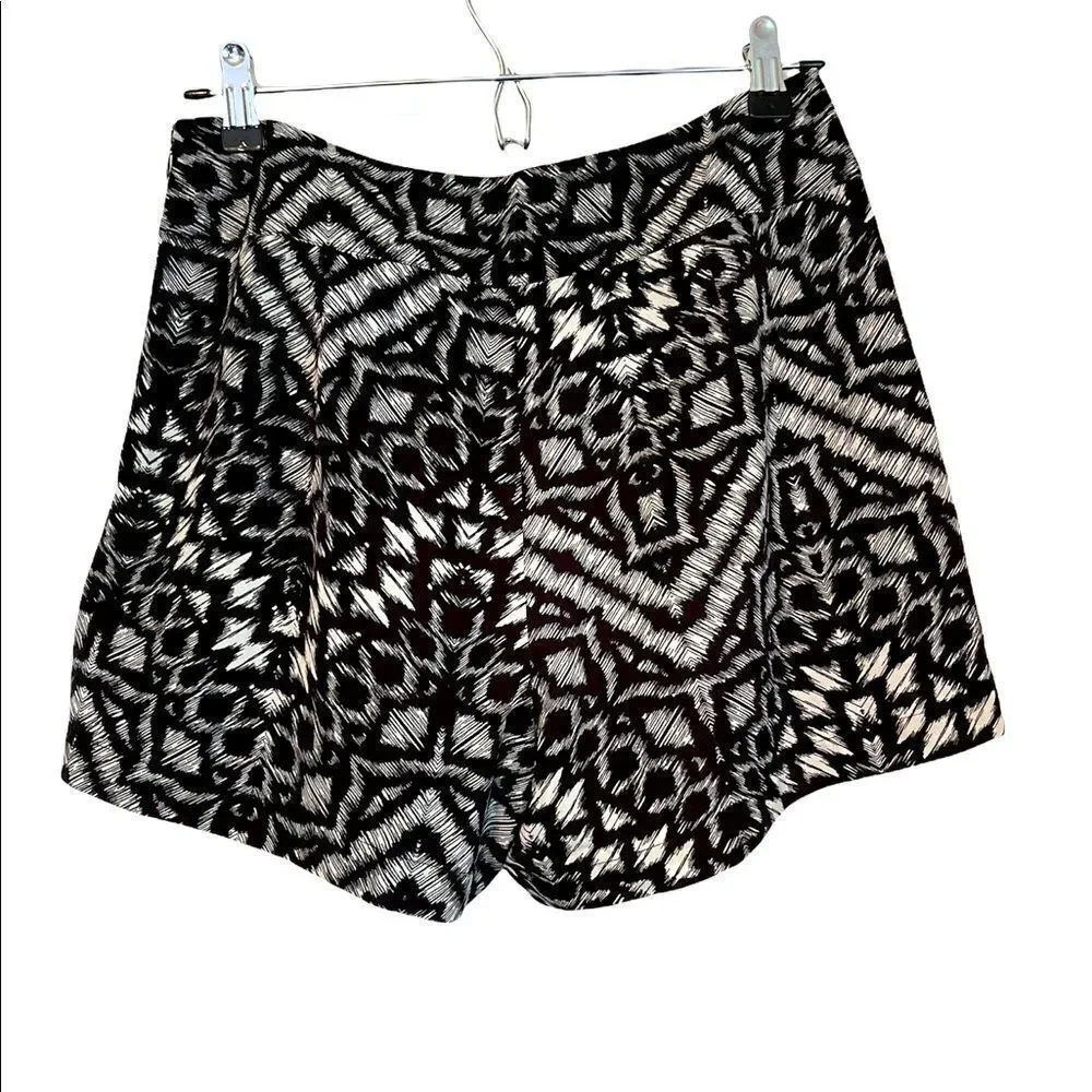 ANTHROPOLOGIE SANCTUARY  Black & White Shorts.Sz S